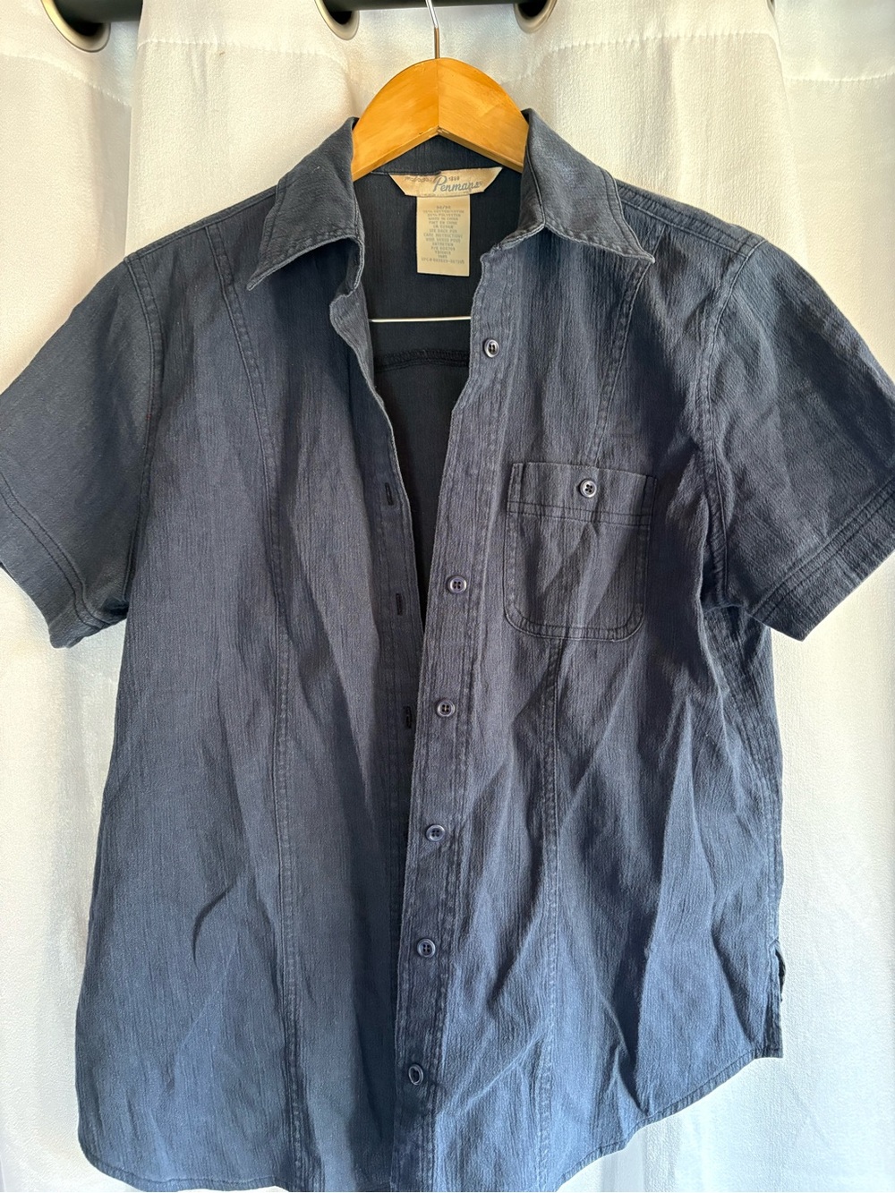 Short-Sleeve Button-Up Shirt in Navy